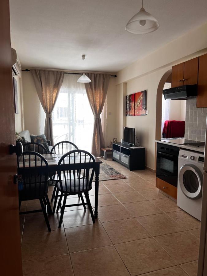 Makenzy Larnaca