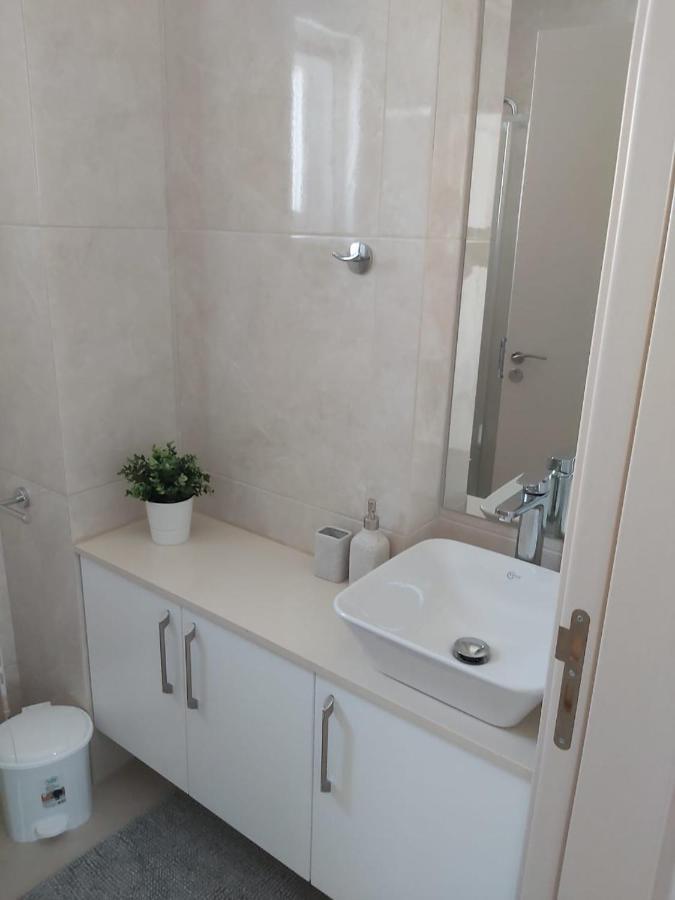 Dinglis Residences 31 *