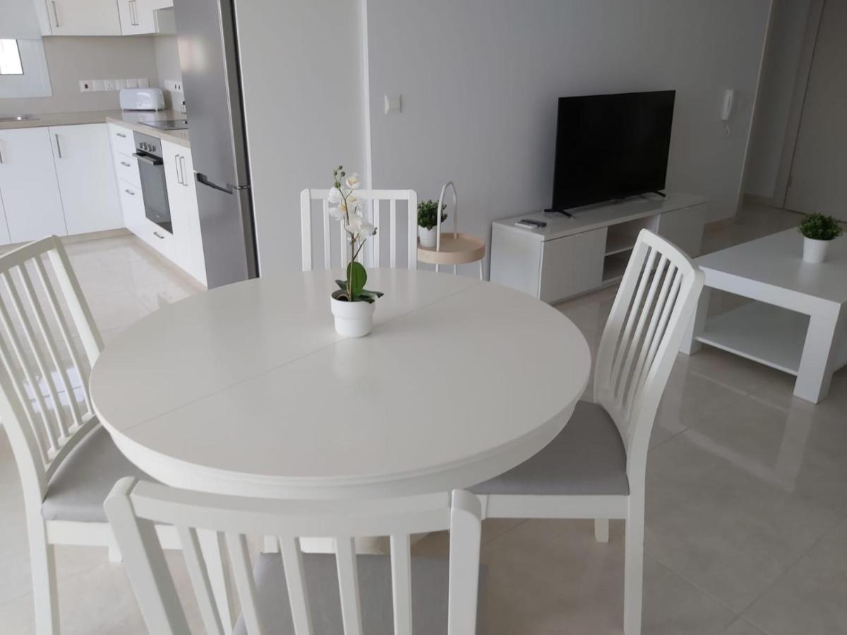 Dinglis Residences 31