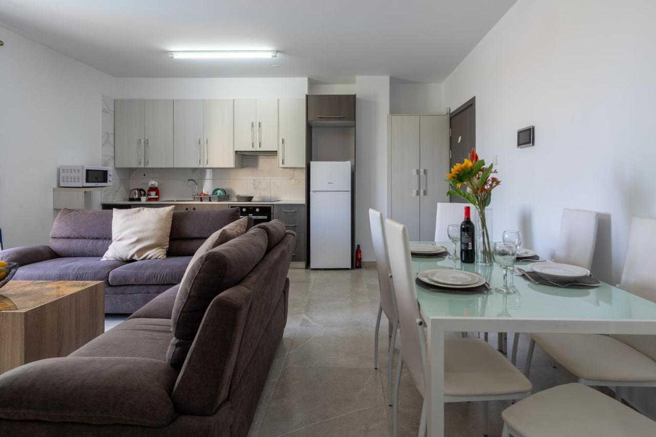 Apartment Brightly Lit 1- Br In