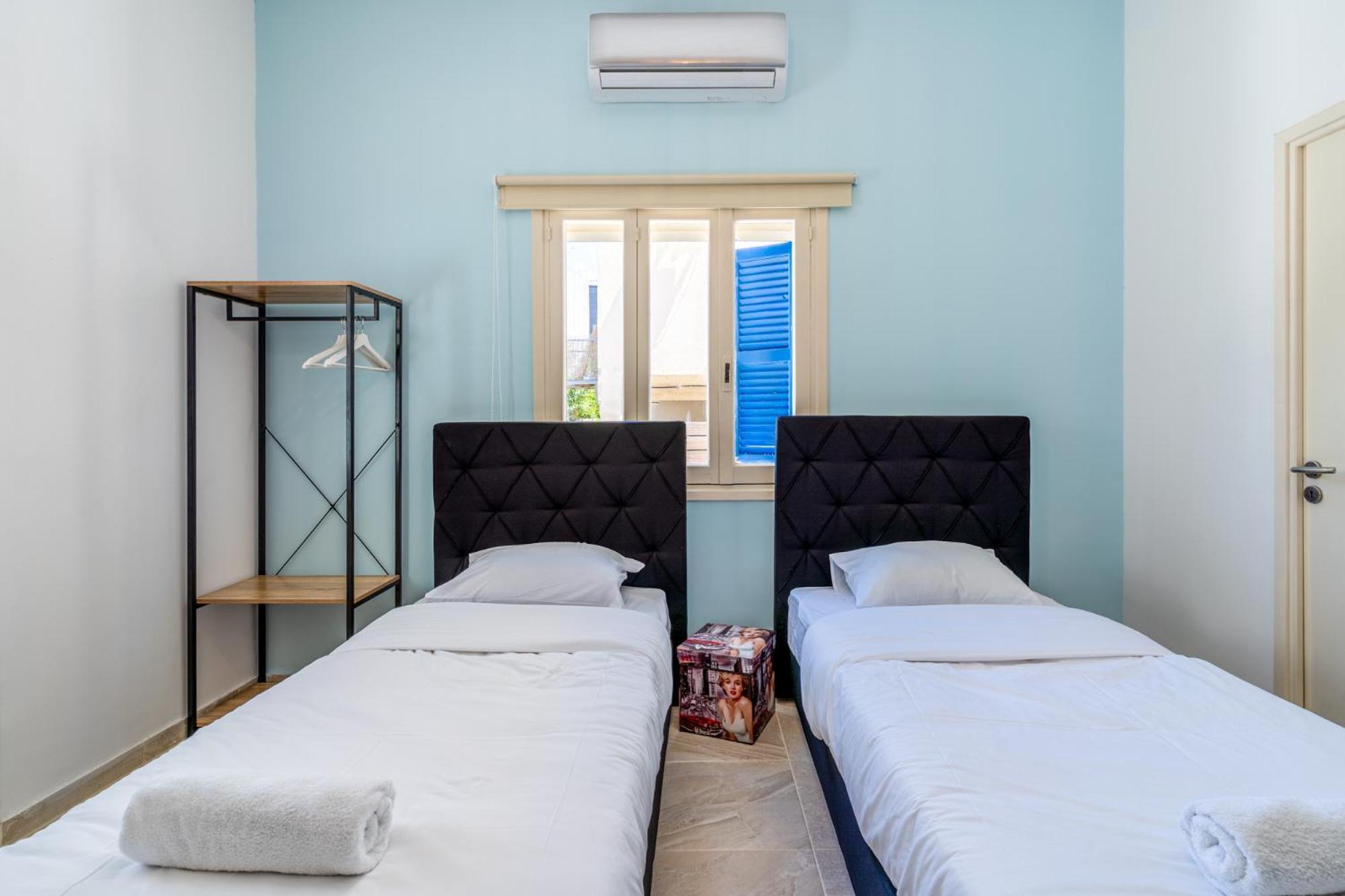 Mufasa In W/terrace Apartment Larnaca