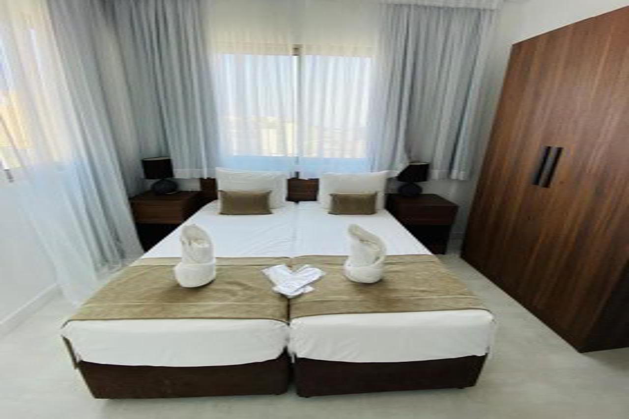Eleonora Aparthotel