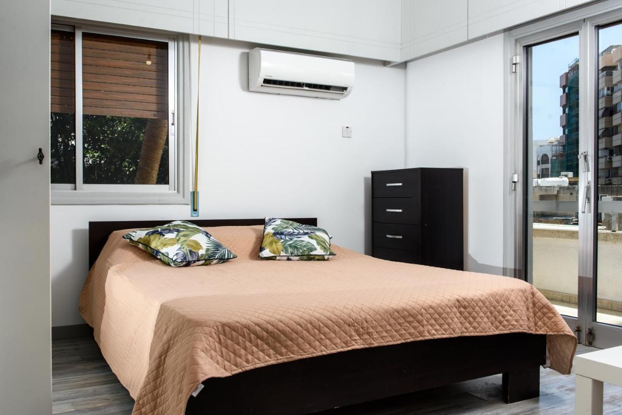 Perseus Flat 103