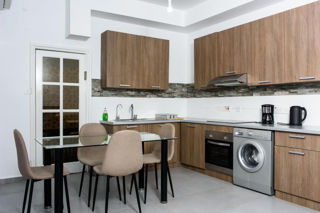Perseus Flat 103 * Larnaca