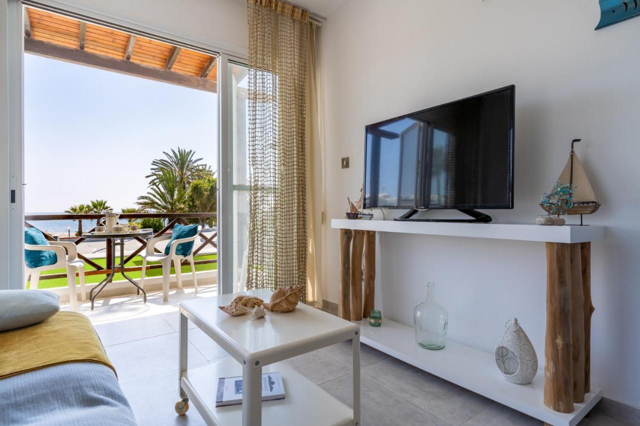Apartment Seawaves 1- Bedroom Near Meneou Larnaca