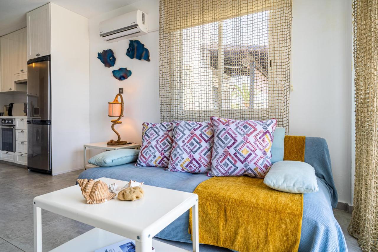 Apartment Seawaves 1- Bedroom Near Meneou *
