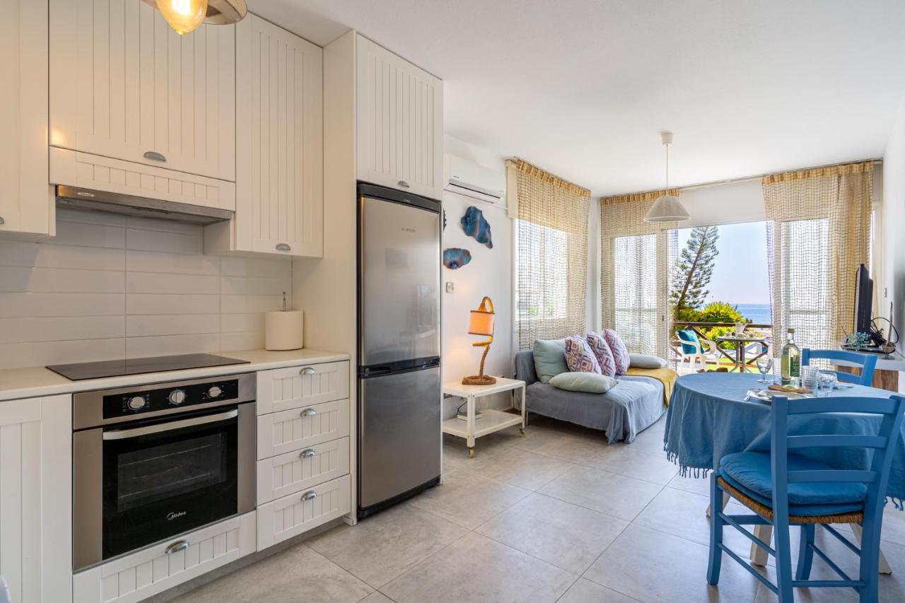 Seawaves 1- Bedroom Near Meneou *