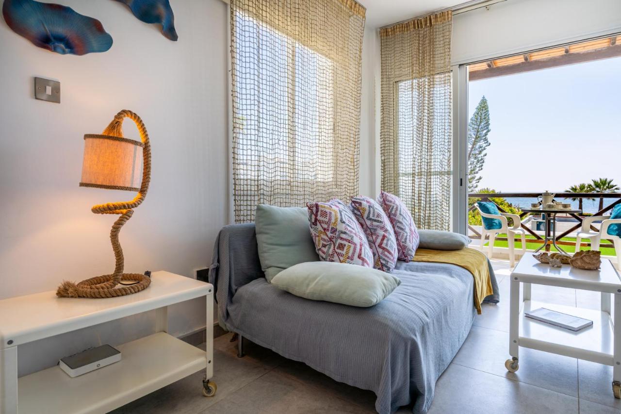 Seawaves 1- Bedroom Near Meneou