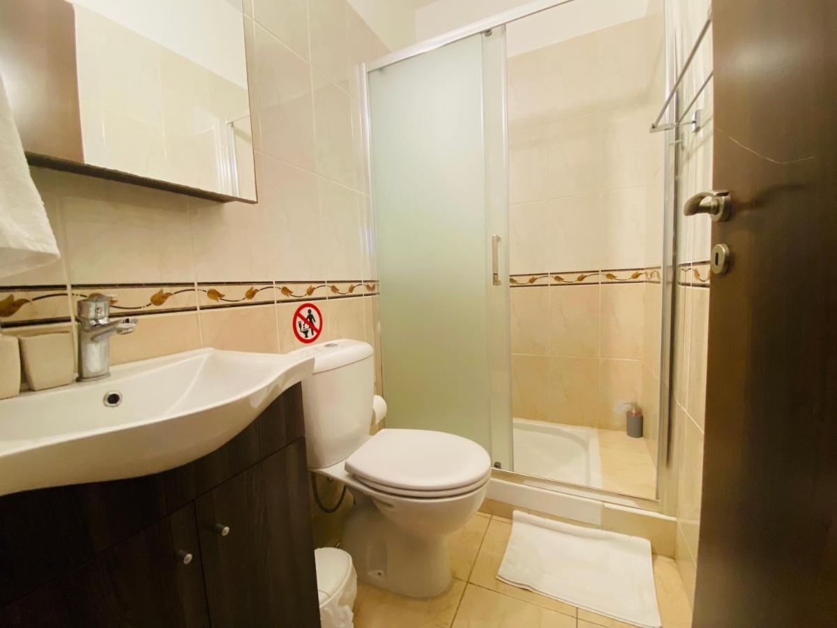 Apollo 2-br In Apartment *