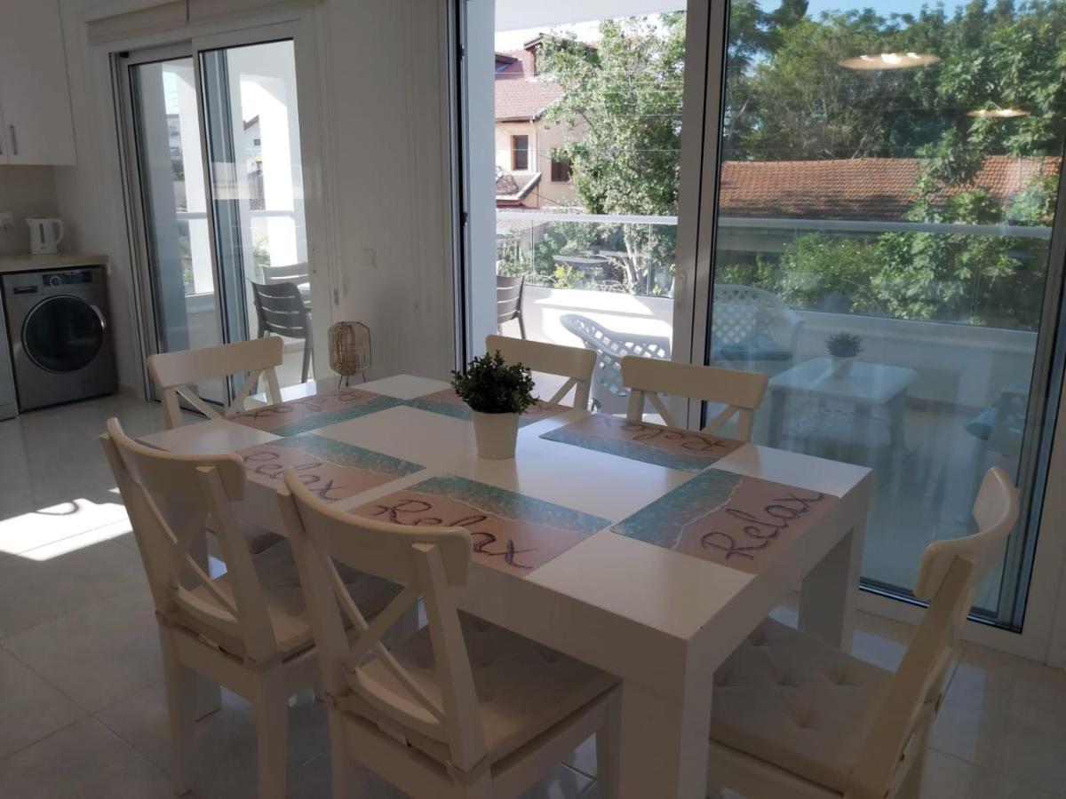 Dinglis Residences 31 *