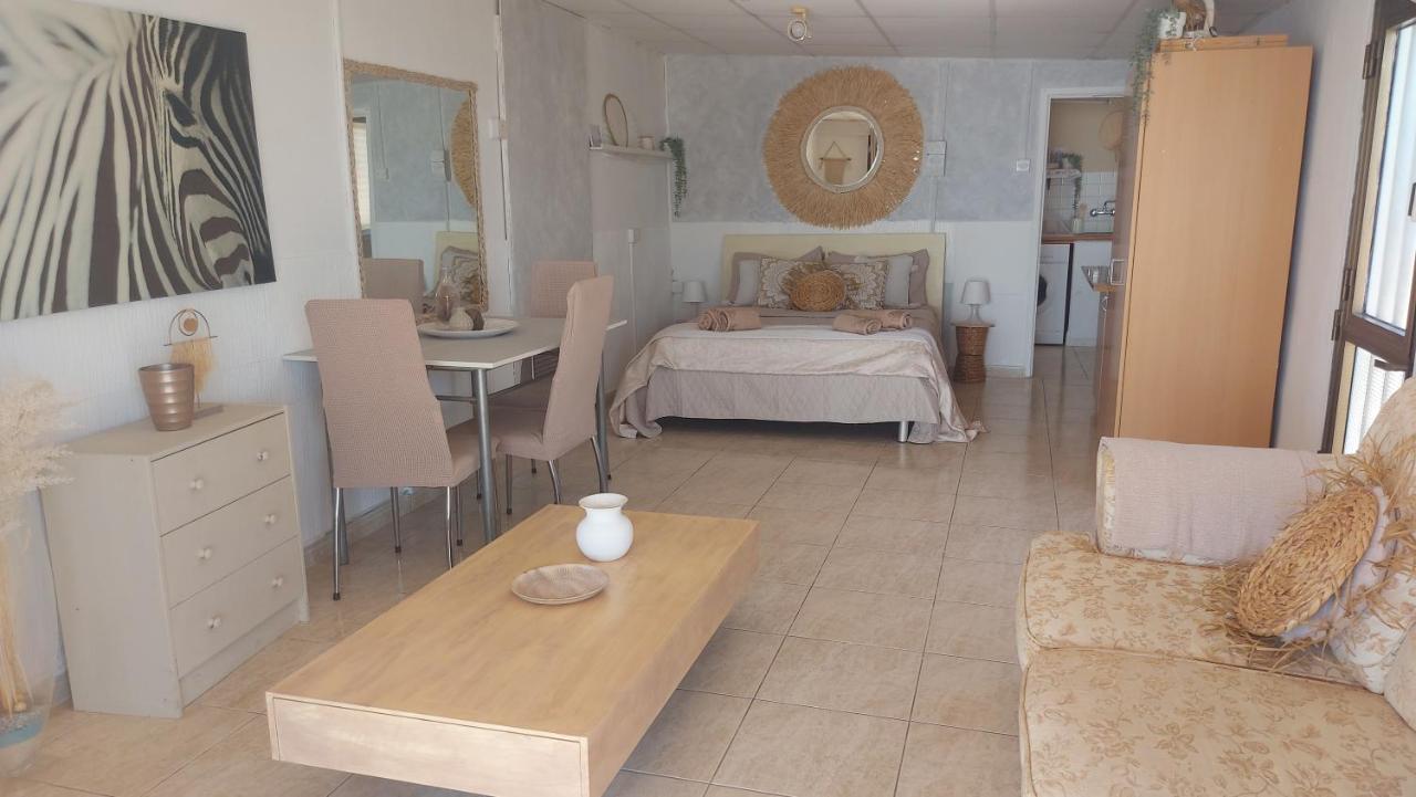 Sunrise Boho Apartment Larnaca