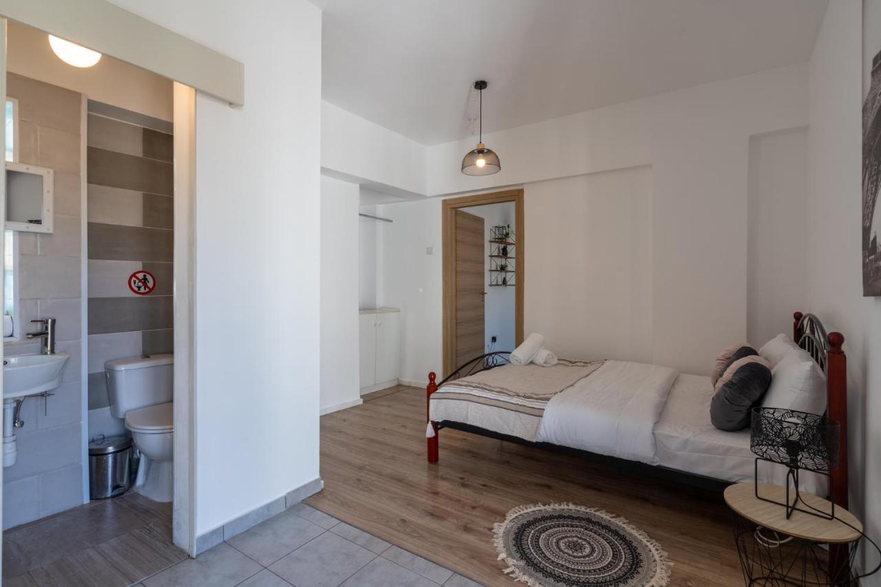 Apartment Terre 1-br Apt In + Balcony