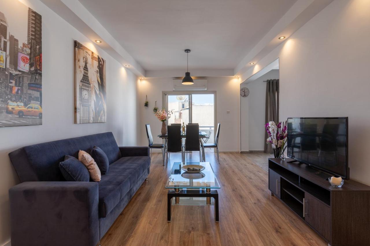 Apartment Terre 1-br Apt In + Balcony