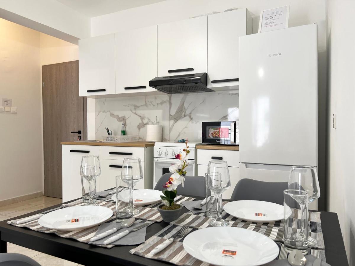 Apartment Albert's Marina 15 *