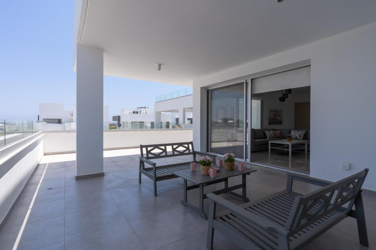 Harmonia 2-br In Livadia Apartment