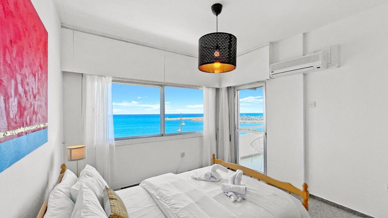 2br Seafront In Center With Community Pool