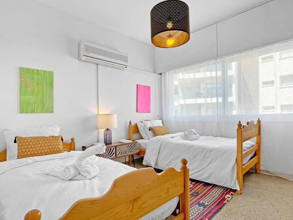 Apartment 2br Seafront In Center With Community Pool Larnaca