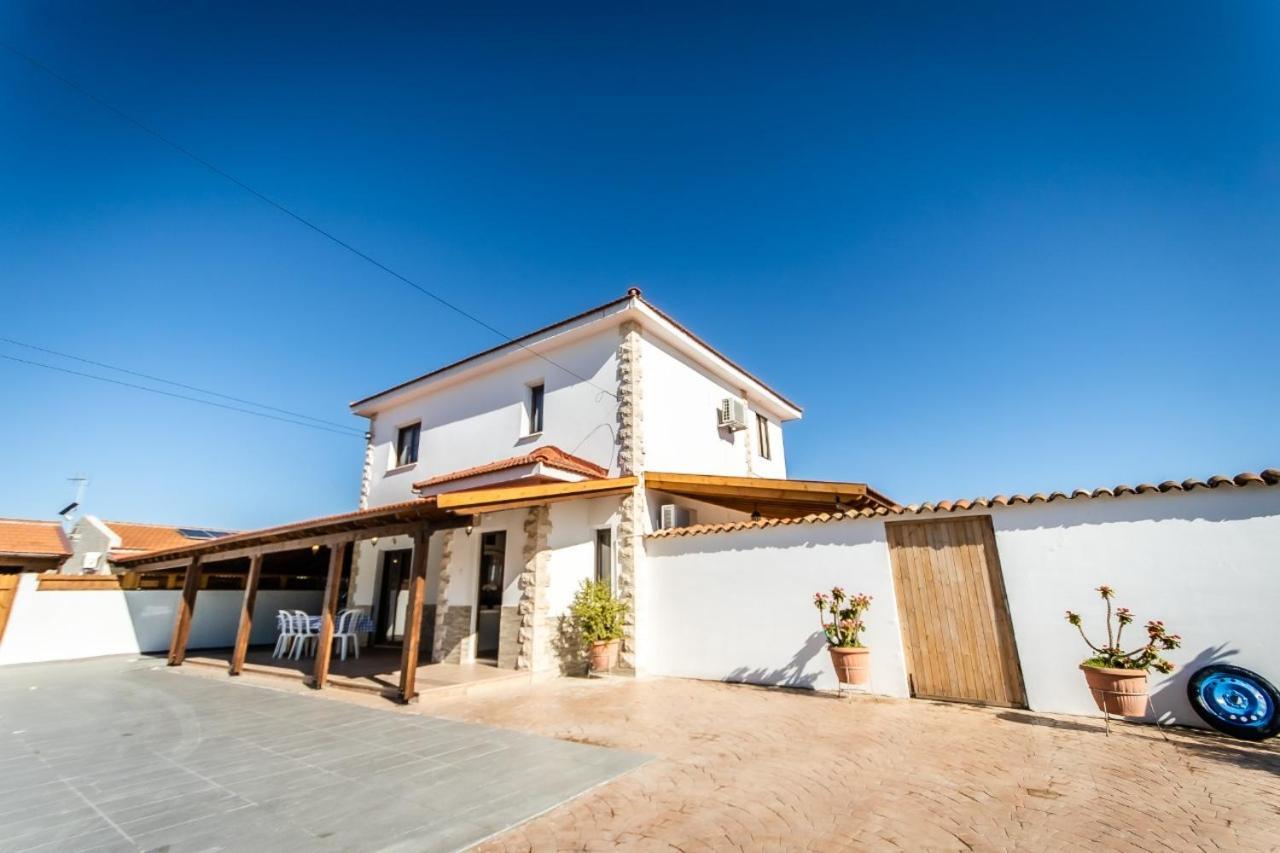 Reel Paradise Villa, Cyprus Villa Larnaka