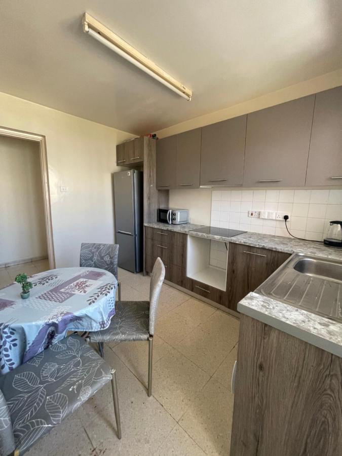 Ptolemaidos Cosy Family Apartment Larnaca
