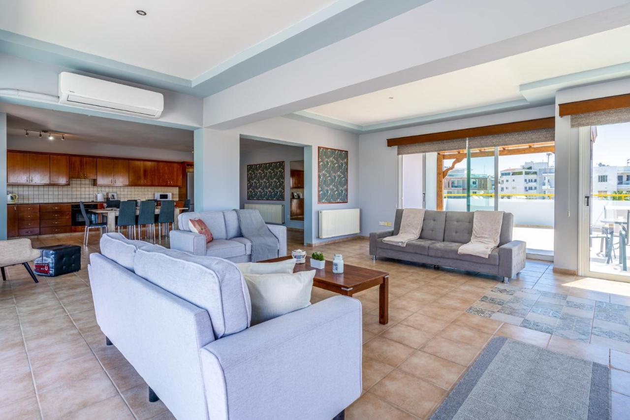 Apartment Melograno 3-br W/ Terrace In