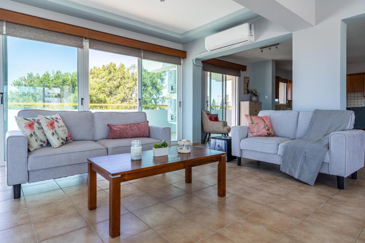 Melograno 3-br W/ Terrace In *