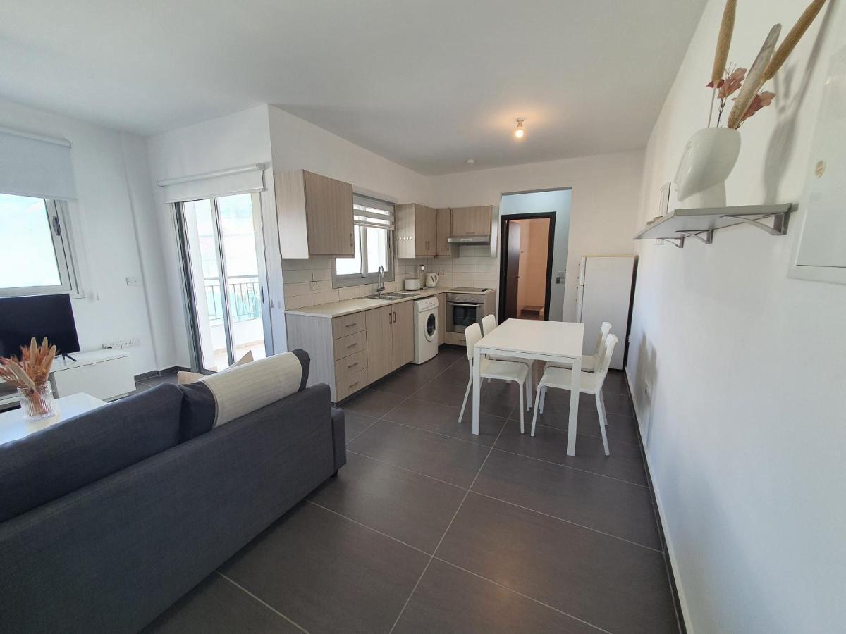 Phaedrus Living: Center Cozy Flat Demetra 102 Apartment *