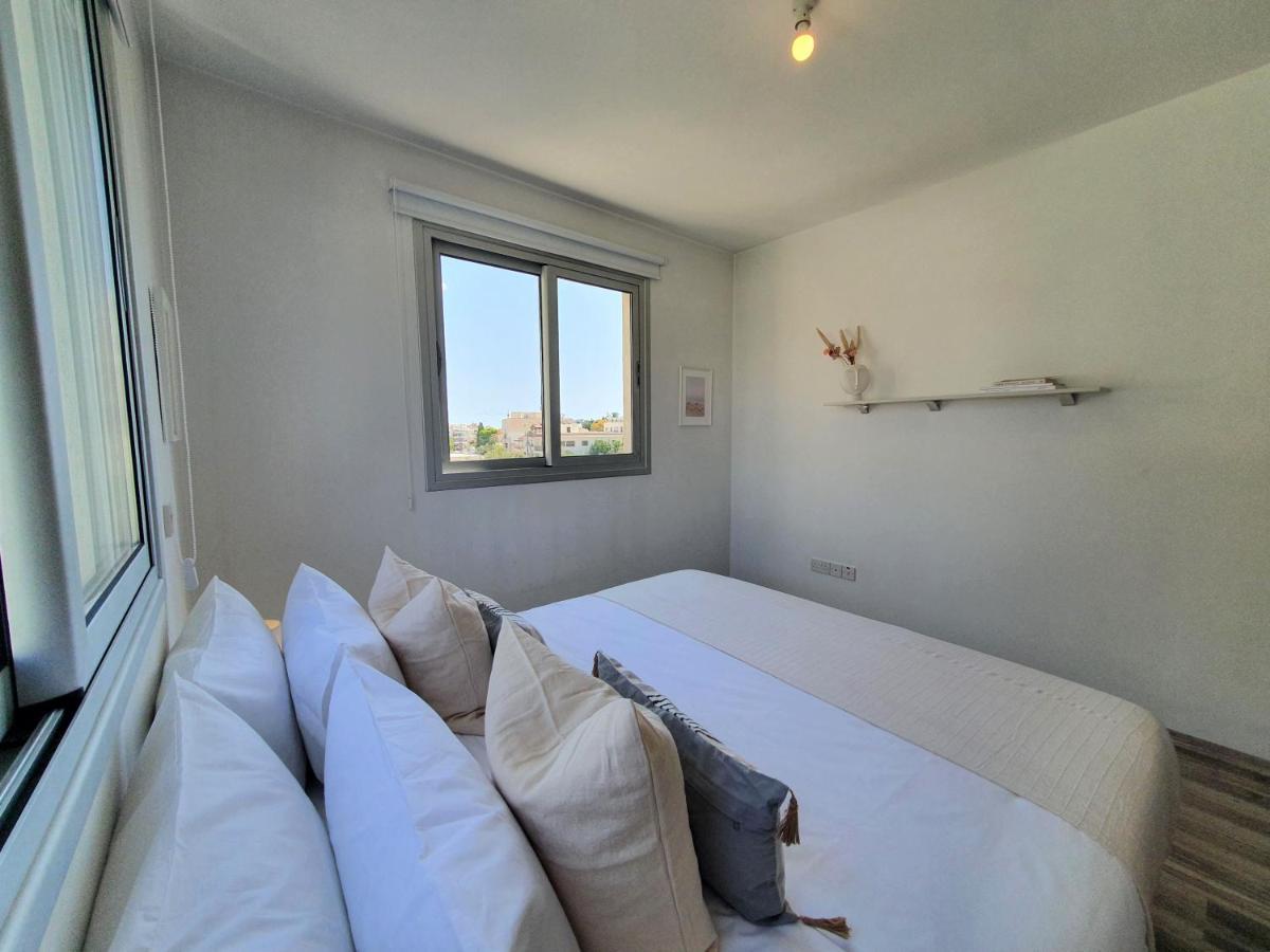 Phaedrus Living: Center Cozy Flat Demetra 102