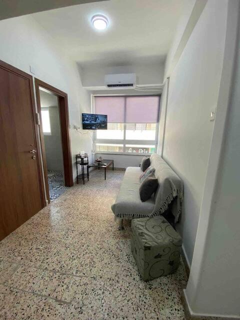 Apartment 2 Bedroom In Ermou 4 Minute Walk Larnaca
