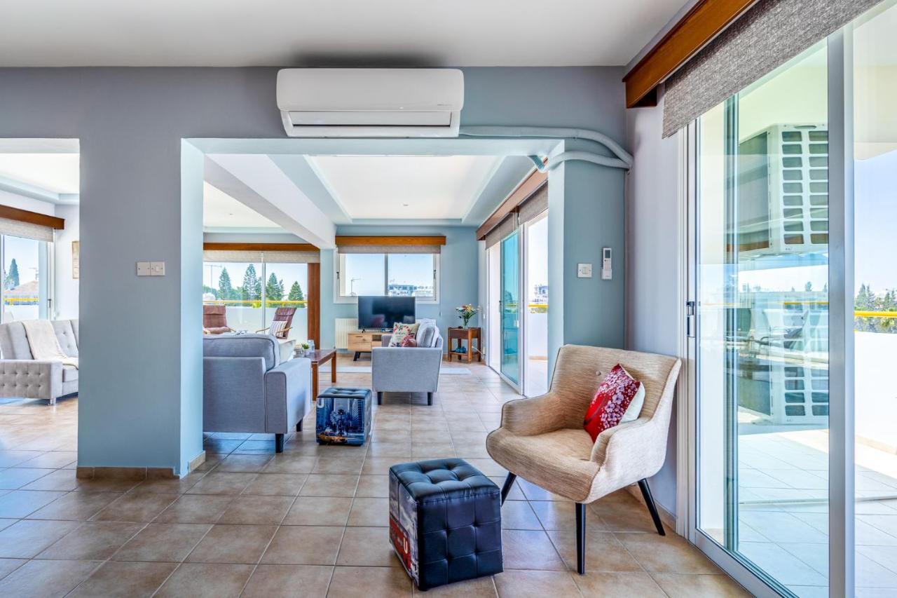Melograno 3-br W/ Terrace In *