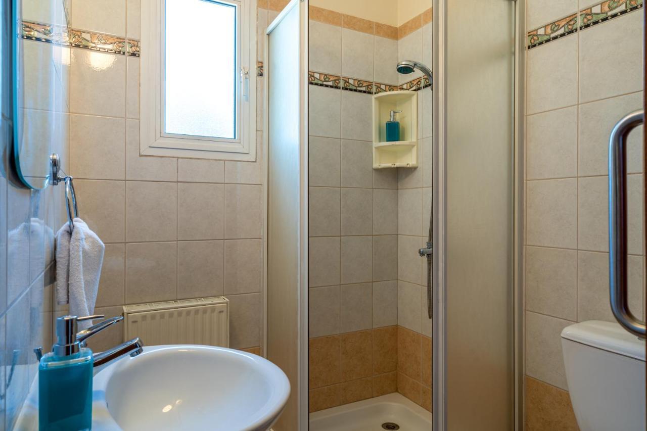 Melograno 3-br W/ Terrace In Apartment Larnaca