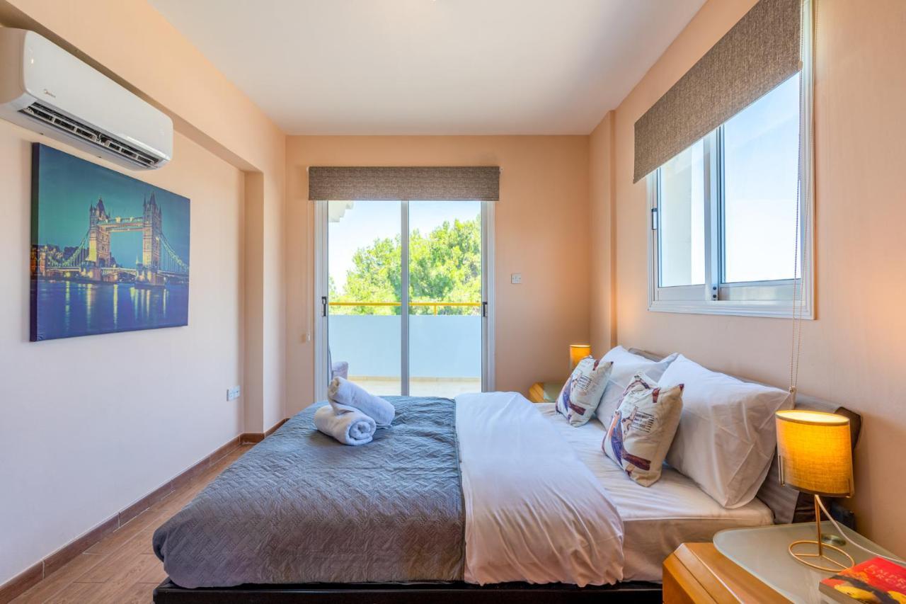 Melograno 3-br W/ Terrace In Larnaca