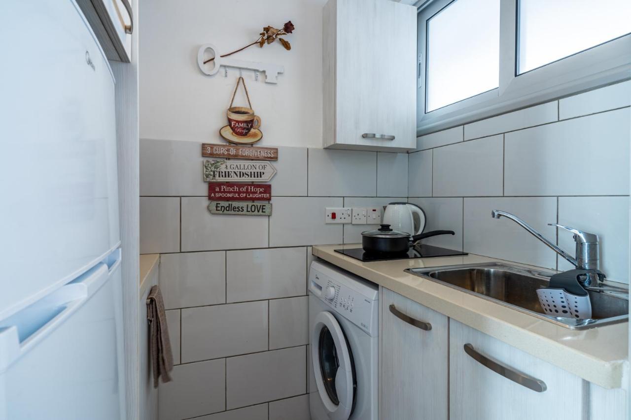 Berries 1-br In Apartment Larnaca