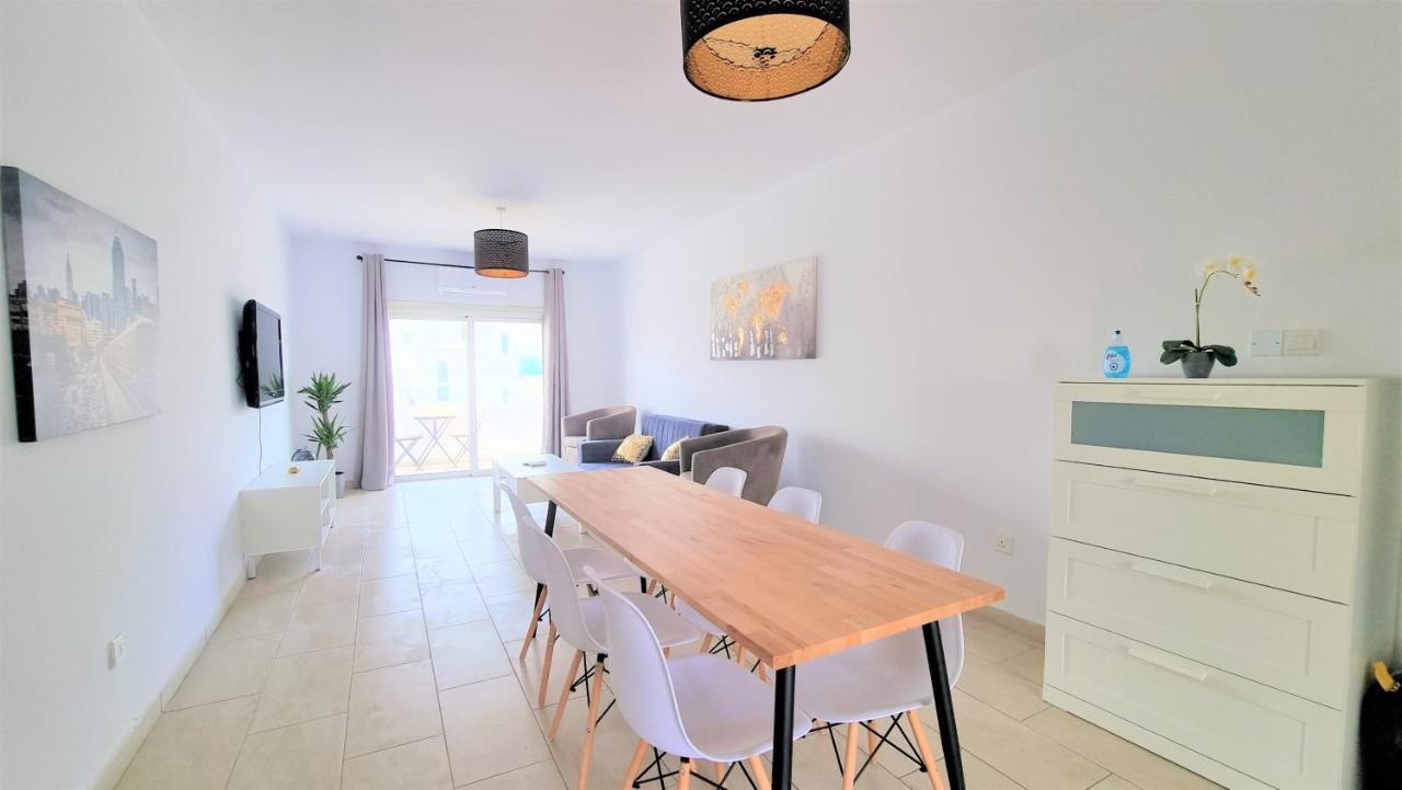 Apartment Comfy And Exquisite In A Shared 3br Near Main Harbor, Center Larnaca