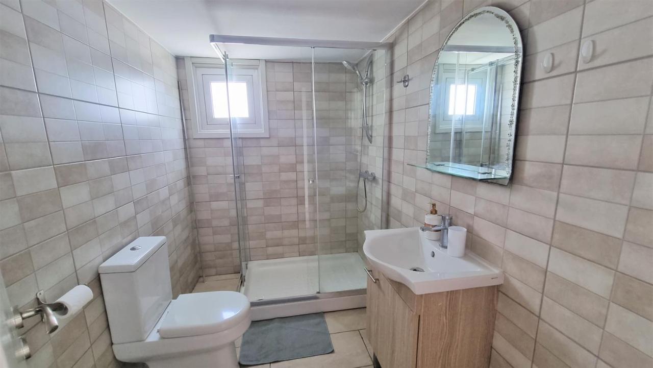 Apartment Comfy And Exquisite In A Shared 3br Near Main Harbor, Center Larnaca