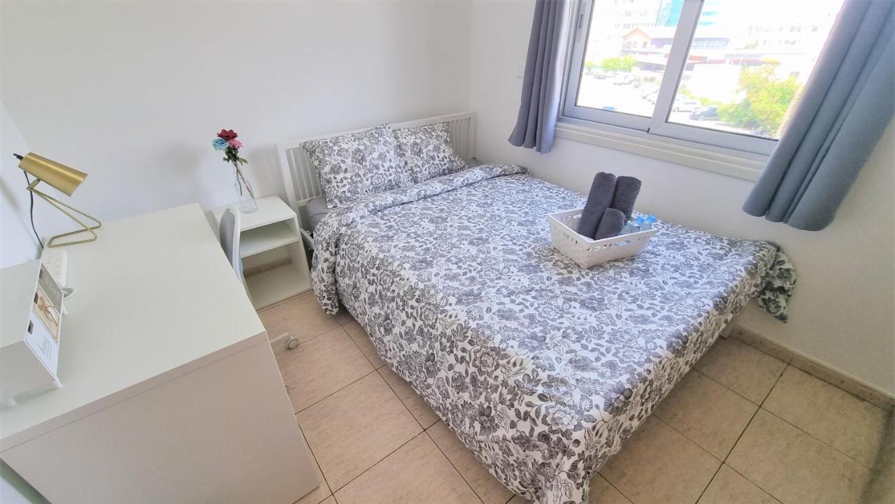 Comfy And Exquisite In A Shared 3br Near Main Harbor, Center * Larnaca