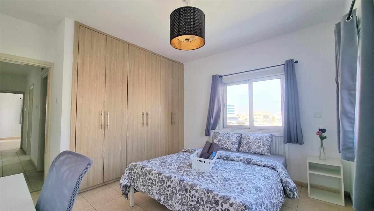 Apartment Comfy And Exquisite In A Shared 3br Near Main Harbor, Center