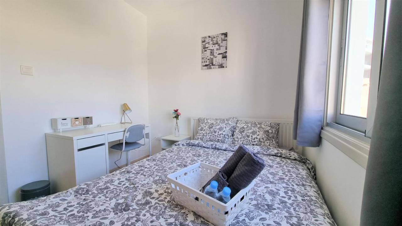 Comfy And Exquisite In A Shared 3br Near Main Harbor, Center