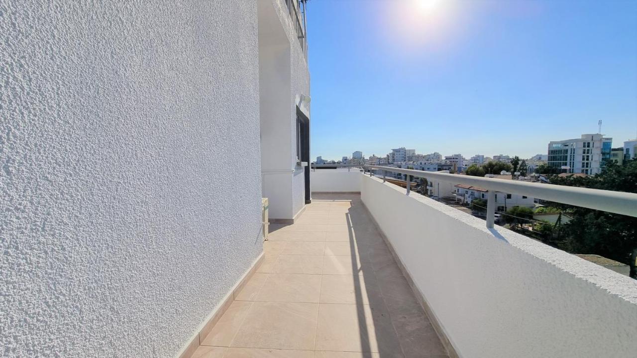 With 360° Balcony And Direct Sea And Harbour View! Căn hộ *
