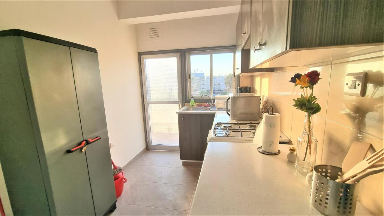 Căn hộ With 360° Balcony And Direct Sea And Harbour View! Larnaca