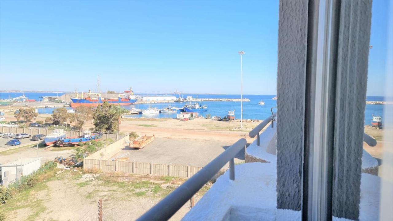 With 360° Balcony And Direct Sea And Harbour View! Căn hộ *