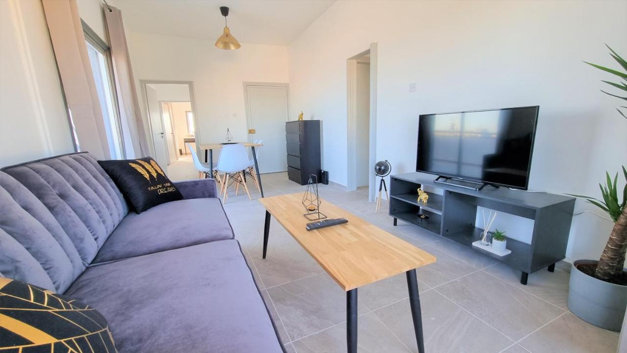 With 360° Balcony And Direct Sea And Harbour View! Căn hộ
