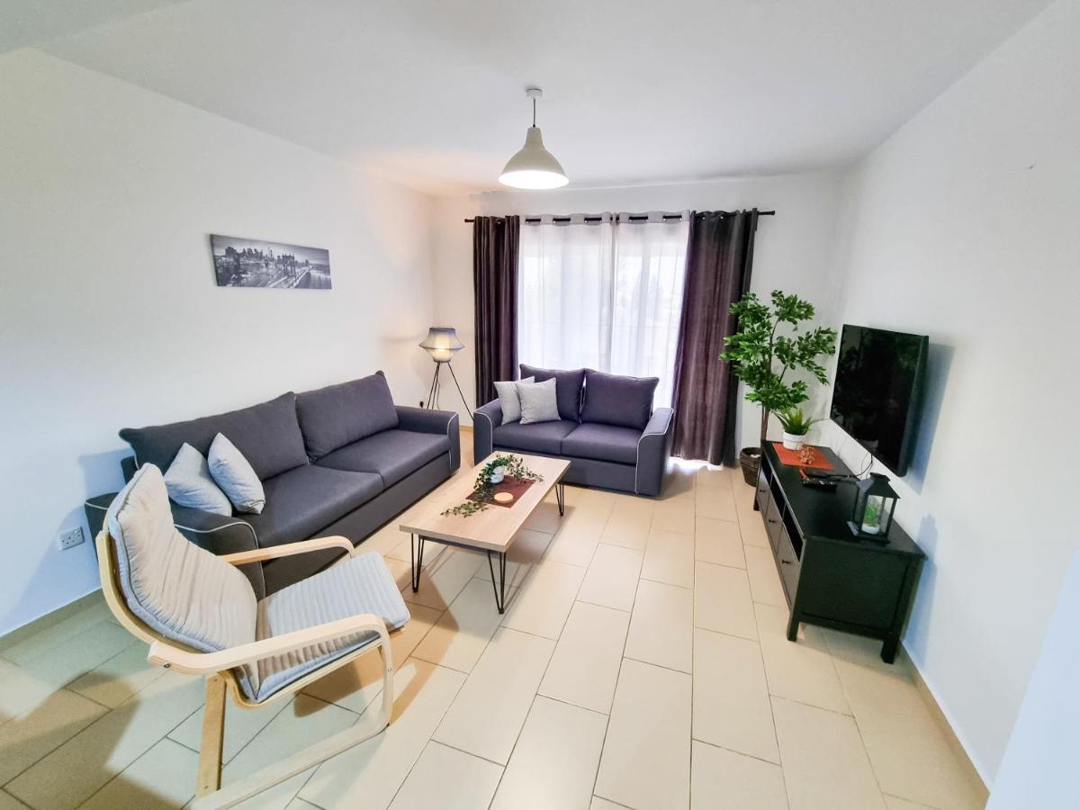 Light House Apartment *