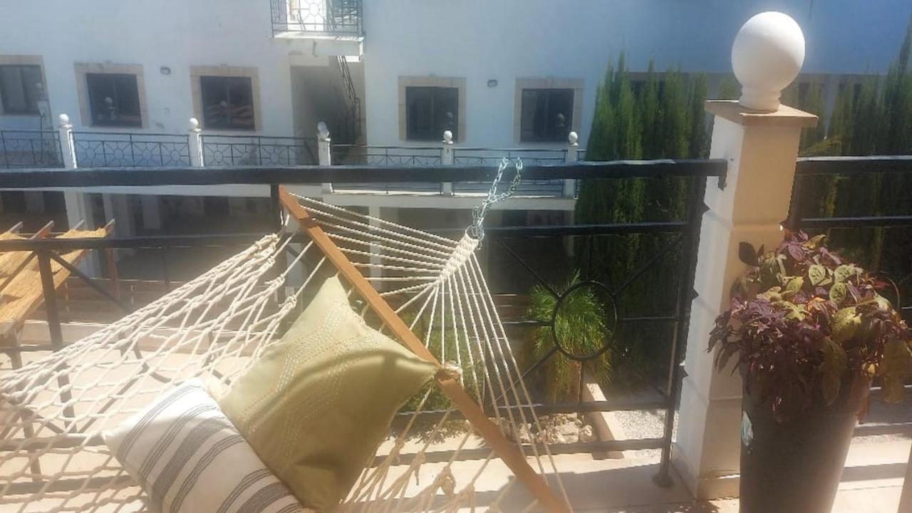 Paramount Gardens C201 Apartamento *