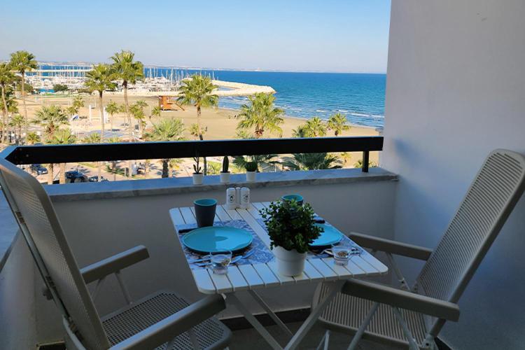 Apartment Prime Beachfront On Finikoudes