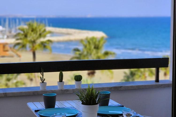 Prime Beachfront On Finikoudes * Larnaca