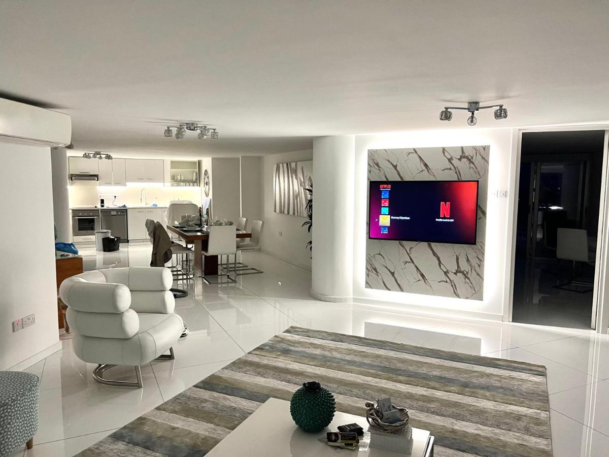 Olympus Penthouse 360 View Apartment Larnaca