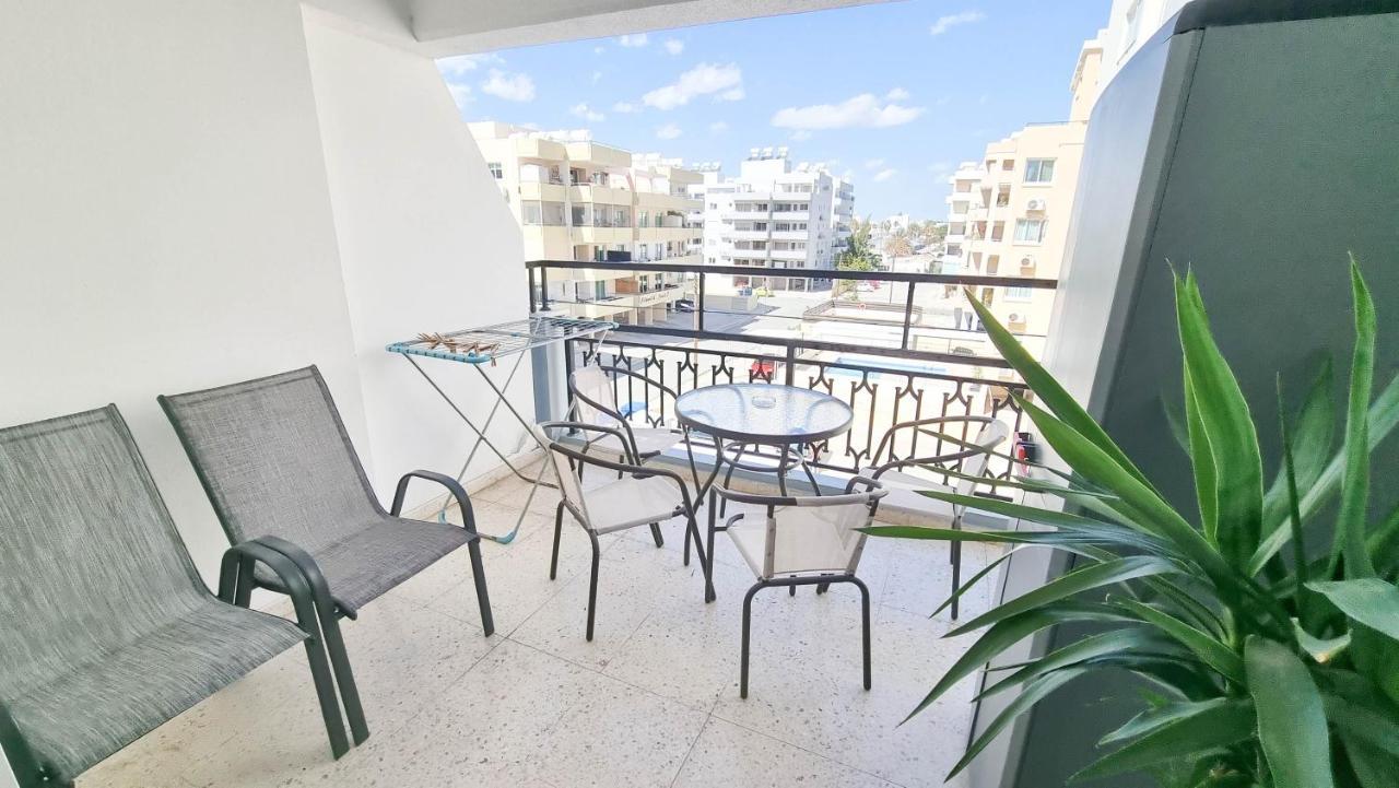 Modern Retreat: 2br Stylish With Comfy Rooms! Smart Tv With 200mbps Internet Apartment Larnaca