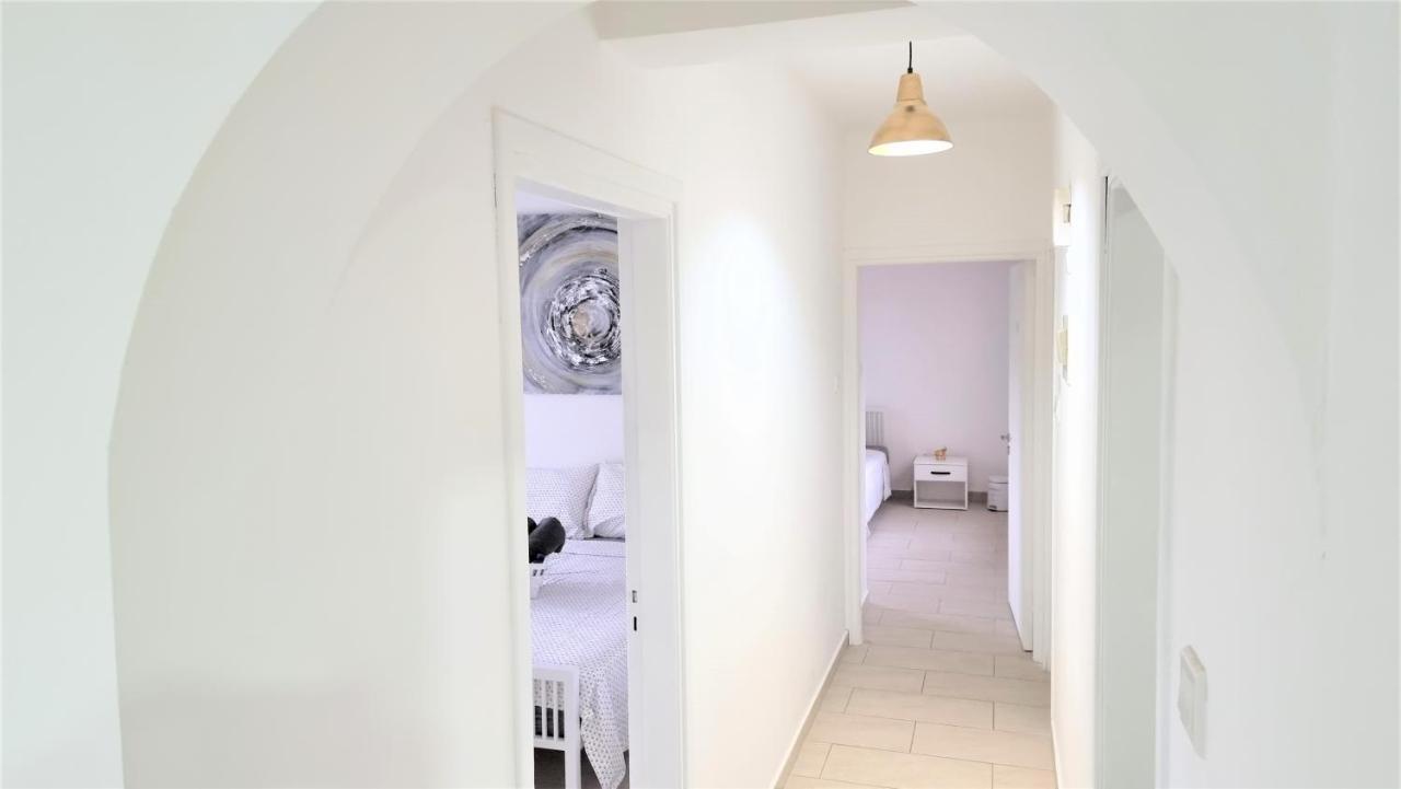 Coastal Getaway: 2 For Up To 14 Guests! Light-flooded And Spacious Lárnaca