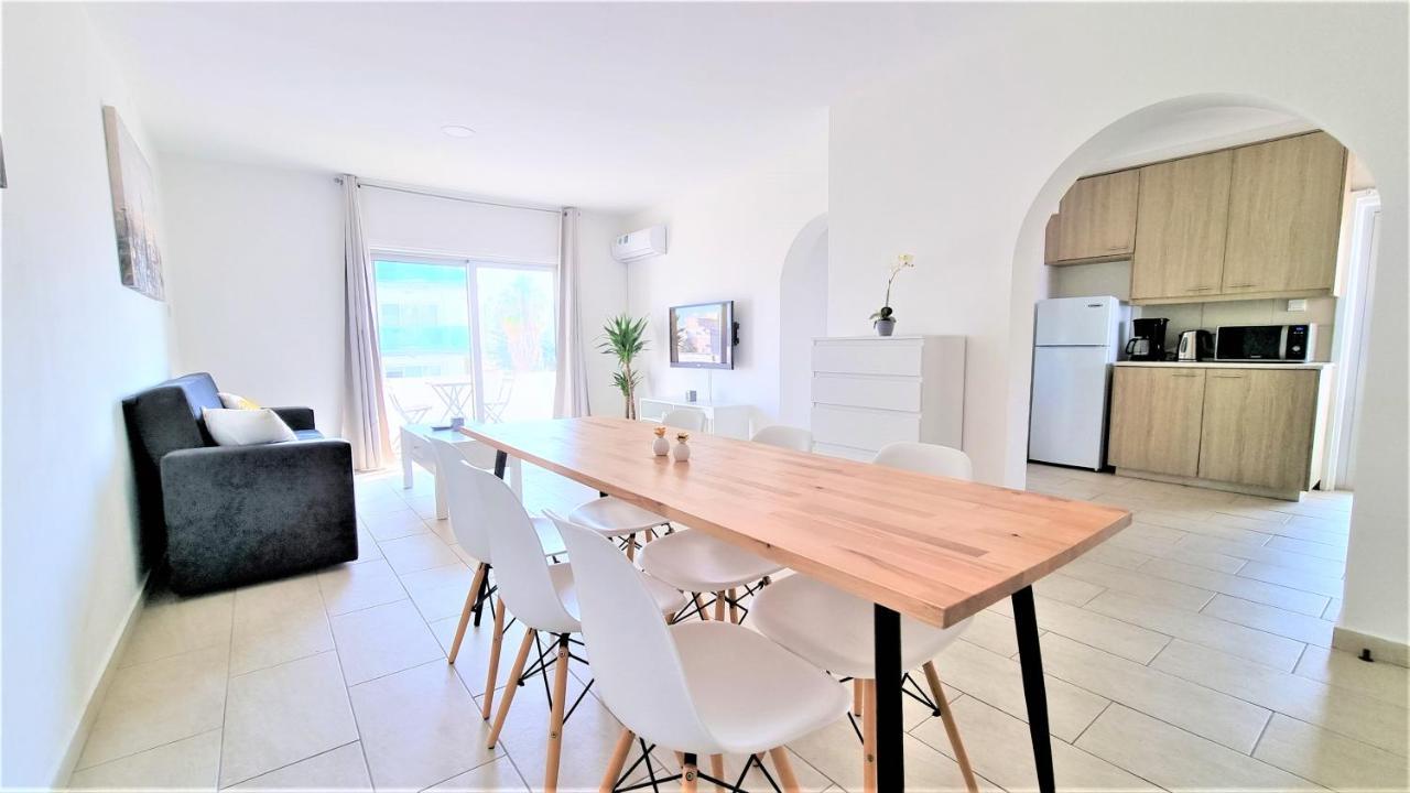 Coastal Getaway: 2 For Up To 14 Guests! Light-flooded And Spacious Apartamento *