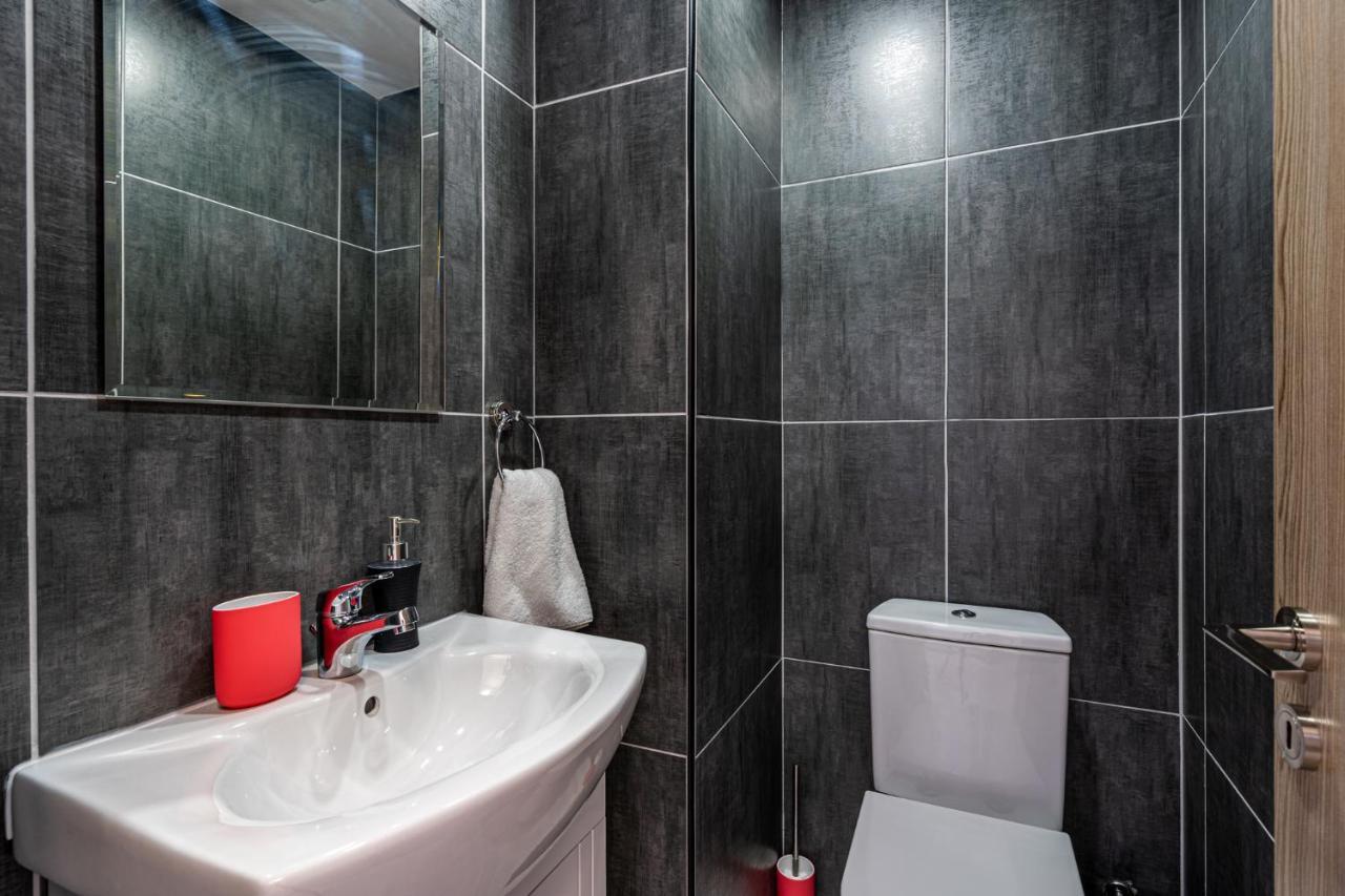 Crystal 2-bedroom In Apartment Larnaca